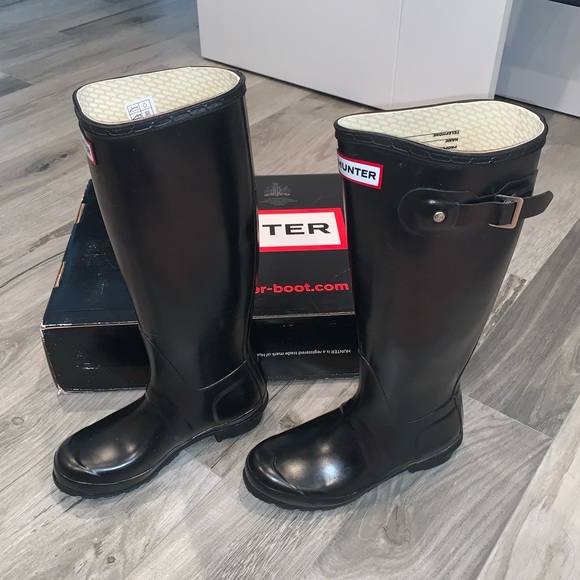 Hunter Tall Black Glossy Rainboots - Picture 3 of 6